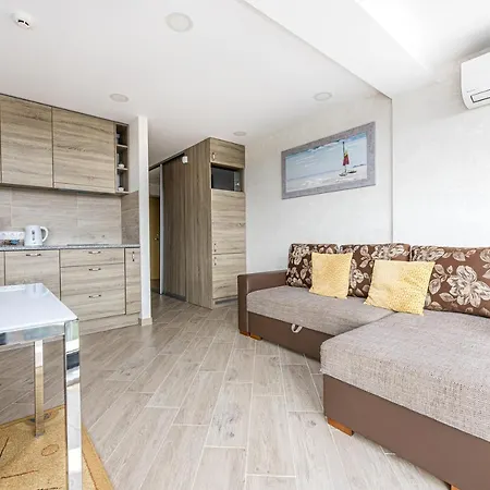 Apartmentspalanga No. 3 * 帕兰加