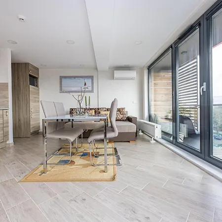 Apartmentspalanga No. 3 * 帕兰加